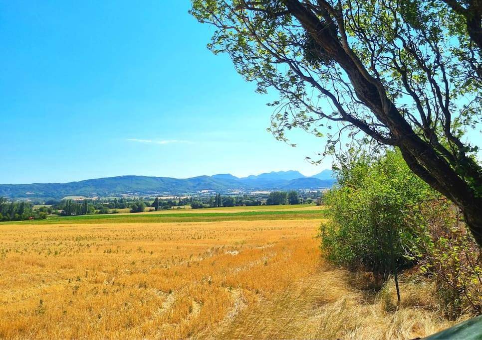 Appartement entier, One-Bedroom Apartment in Marsanne, Région de nyons