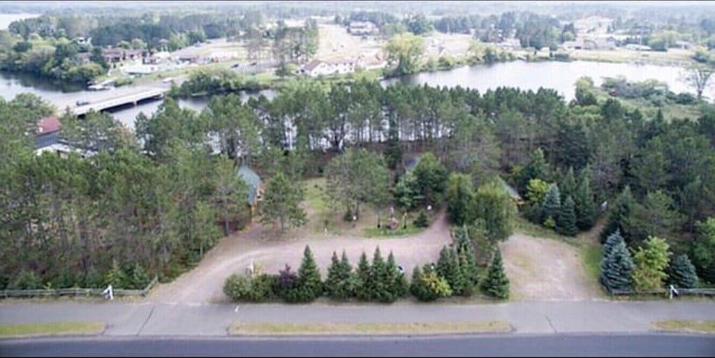 The Bear Den - Studio Cabin im Herzen von Hayward in Hayward, Sawyer County