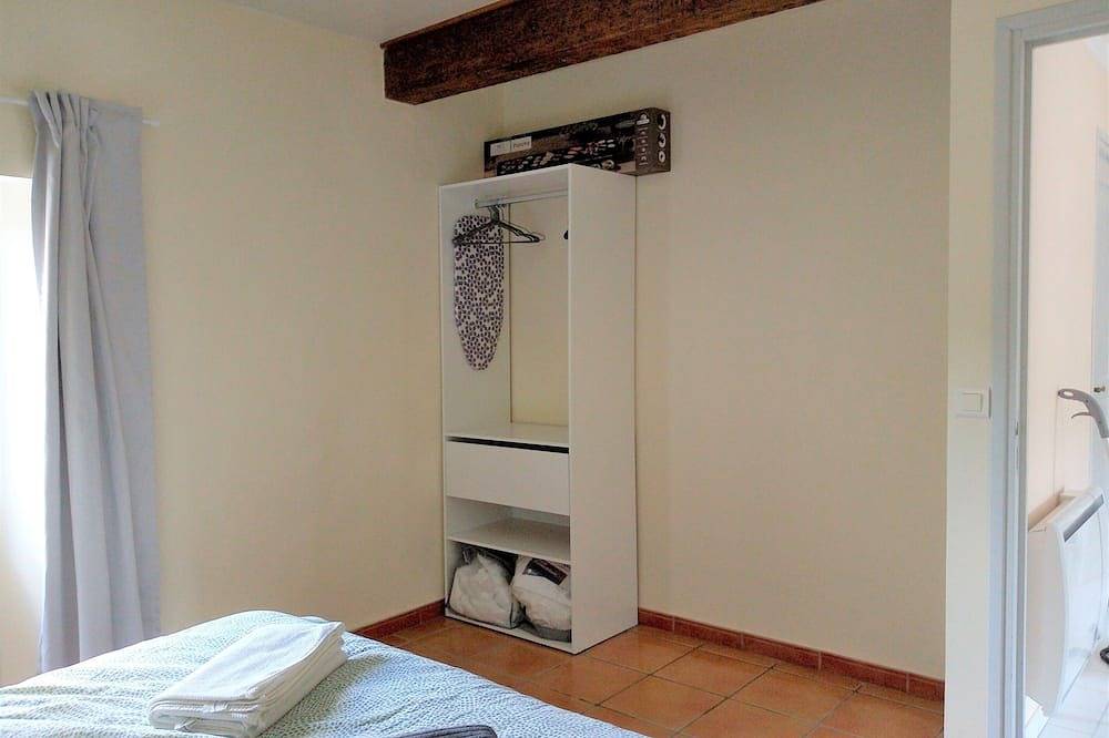 Entire apartment, 10 minutes walk from the waterfall, bright apartment, pets welcome! in Saint-Laurent-le-Minier, Le Vigan region