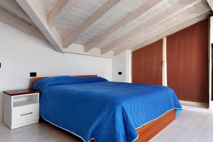 Ferienwohnung für 4 Personen, mit Balkon und Seeblick