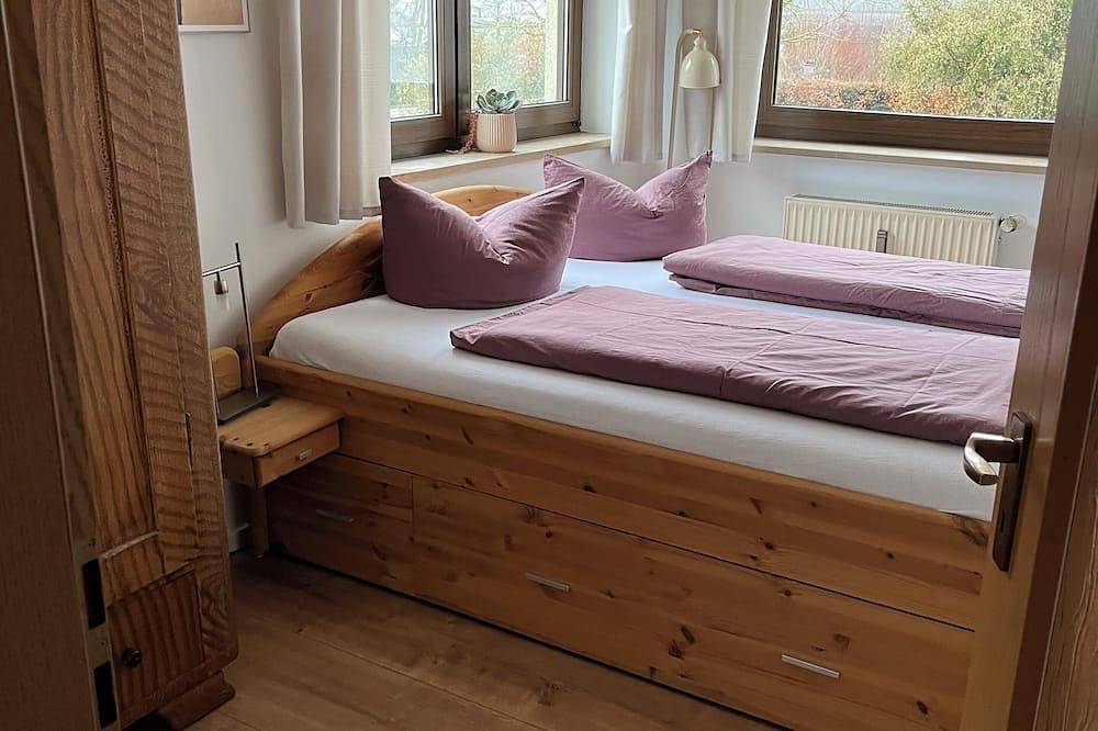 Entire apartment, Apartment in Hallstadt by Bamberg the world heritage City in Hallstadt, Franconian Wine Country