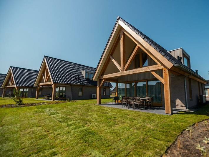 Villa für 8 Personen, mit Garten und Terrasse
