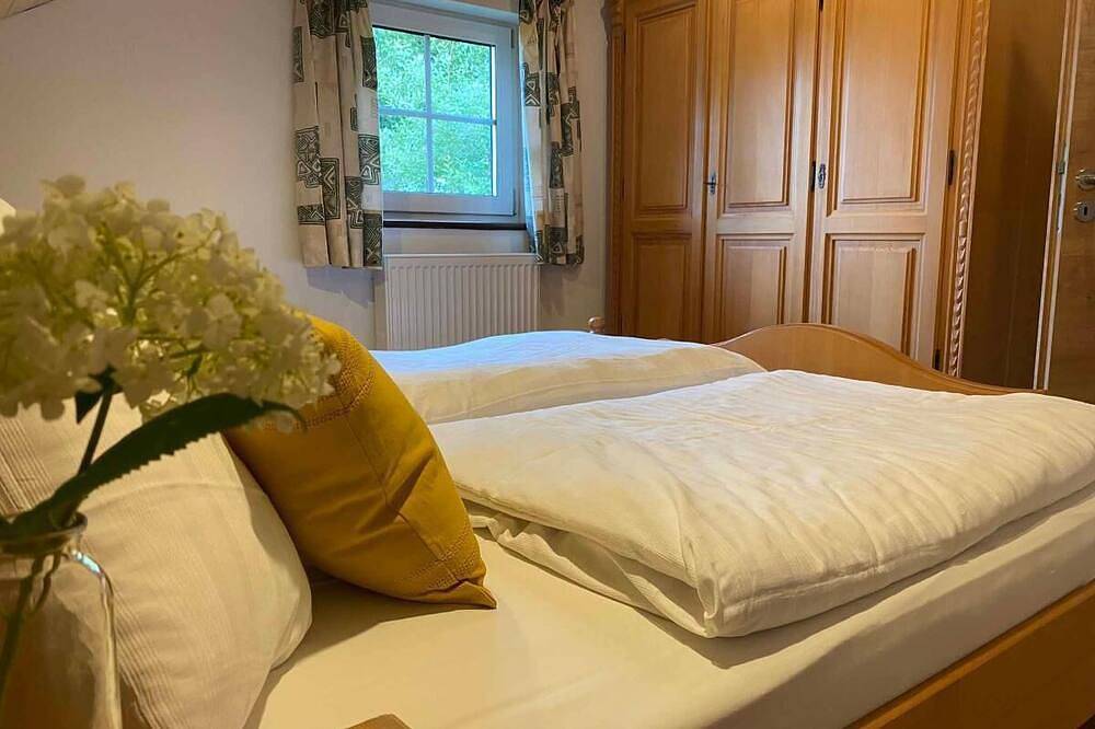 Ganze Wohnung, Großzügiges Feriendomizil für 1-6 Personen mit Garten und Liegewiese in Büchelberg, Windorf