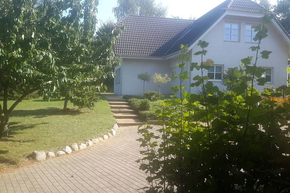 Ganze Wohnung, Komfortable Fewo an der Ostsee für 2 Pers. in 18209 Wittenbeck, Waldstr. 11 in Wittenbeck, Bad Doberan & Umland