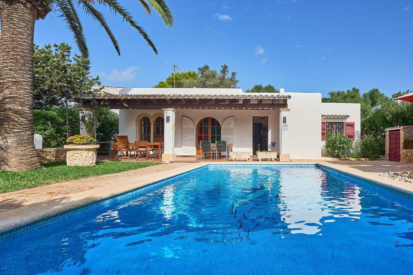 Gemütliche 120qm Wohnung mit Pool, Terrasse & AC | Nähe Caló des Homes Morts Strand in Cala D'or, Santanyí