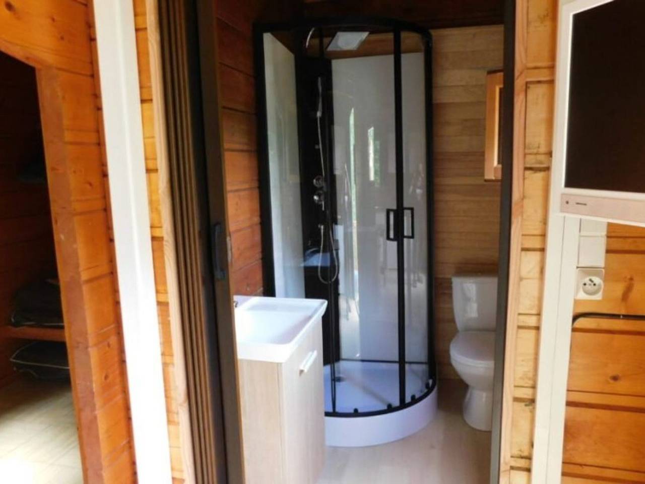 Chalet sur Pilotis avec Terrasse pour 2 pers. in Rochechouart, Parc naturel régional Périgord-Limousin