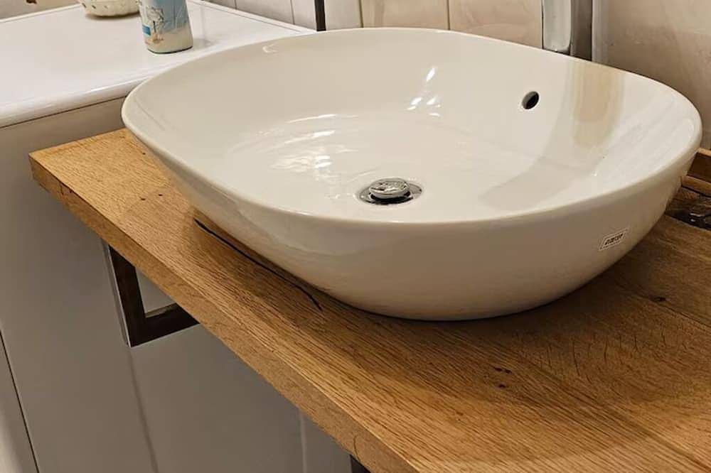 Ganze Wohnung, Ferienwohnung 1 am kleinen Hafen Wassergrundstück in Borgwedel, Schleswig & Umgebung
