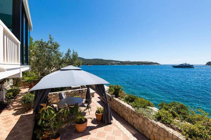 Villa pour 12 personnes, avec vue et jardin à Lozica - 2