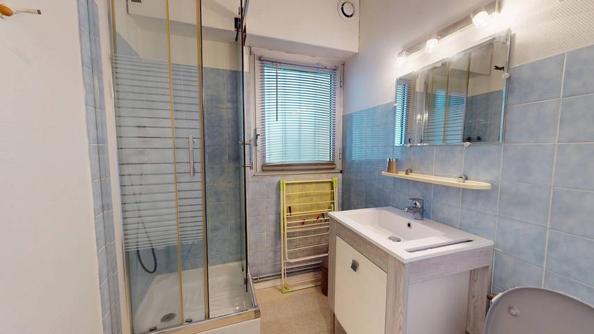 Entire apartment, Cocon Royal - Terrasse & Plage à 800m in Saint-Gilles-Croix-de-Vie, Loire Valley