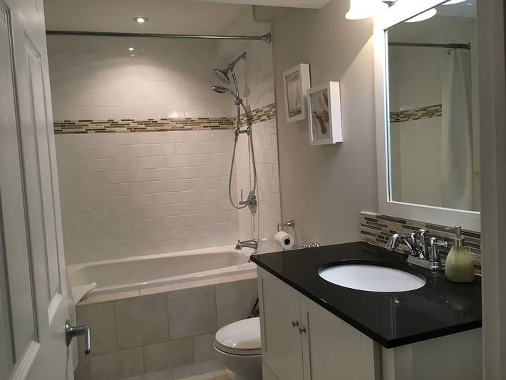 Location de vacances pour 12 personnes, avec jacuzzi ainsi que piscine et jardin à Toronto - 2