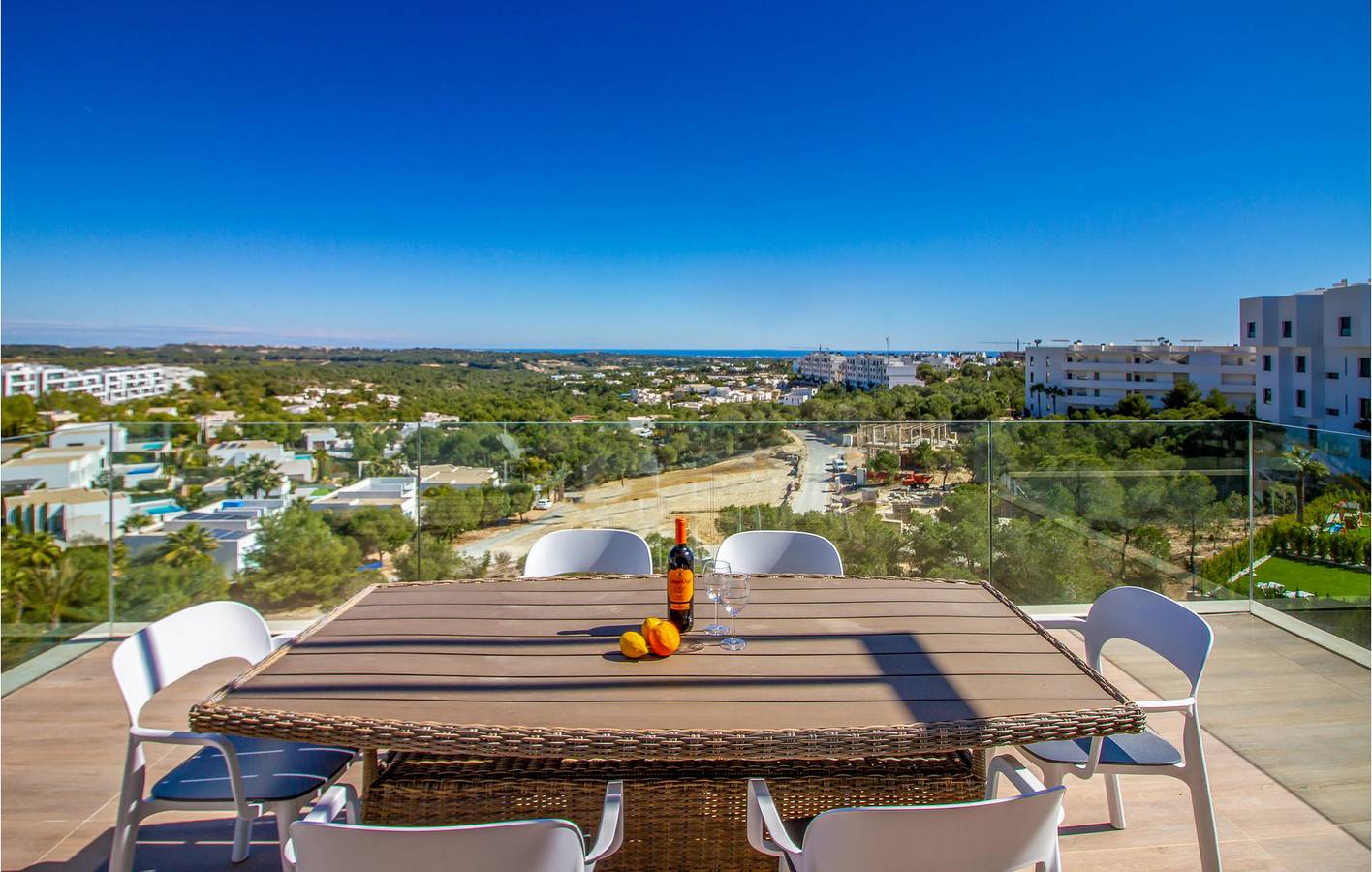 Entire holiday apartment, Sea View Apartment with Garage, AC, Pool & Terrace in Orihuela, Costa Blanca