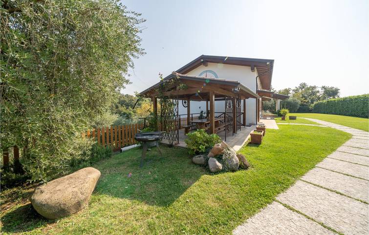 Ferienhaus für 8 Personen, mit Terrasse und Pool am Gardasee - 2