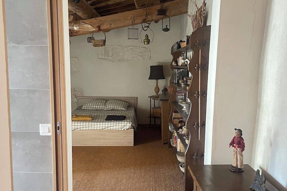 Apartamento entero, Adorable 2-bedroom apartment in wonderful Théziers perfect for relaxing in Théziers, Region de Nimes