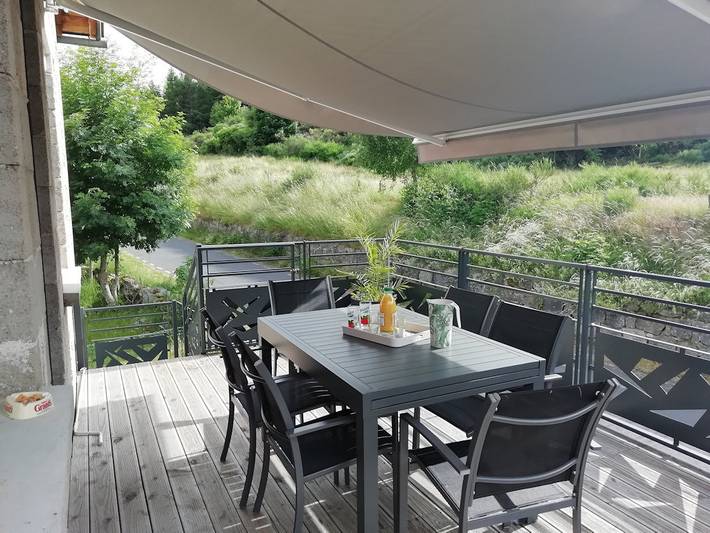 Gîte pour 8 personnes, avec terrasse et jardin dans Peyre-en-Aubrac - 2