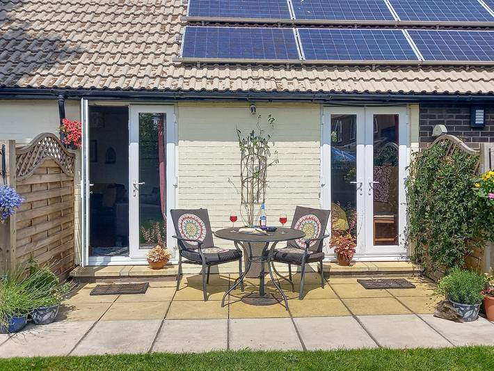 Log cabin for 2 people, with garden, with pets in Alnwick