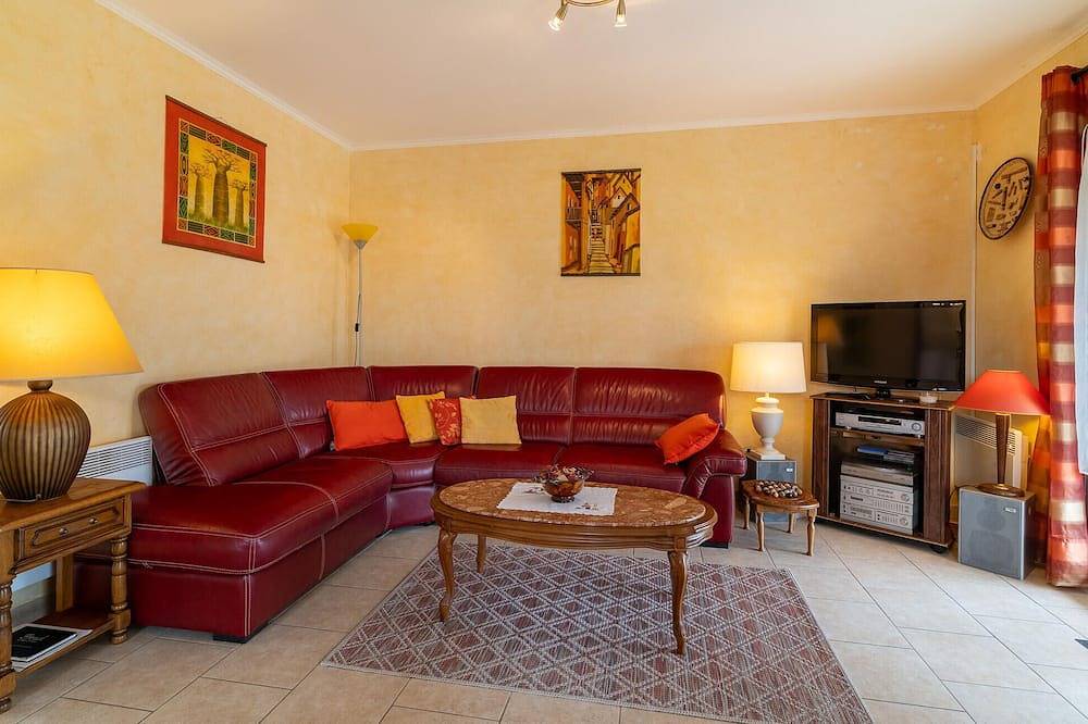 Beautiful home in Lauris with Wifi in Lauris, Parc naturel régional du Luberon