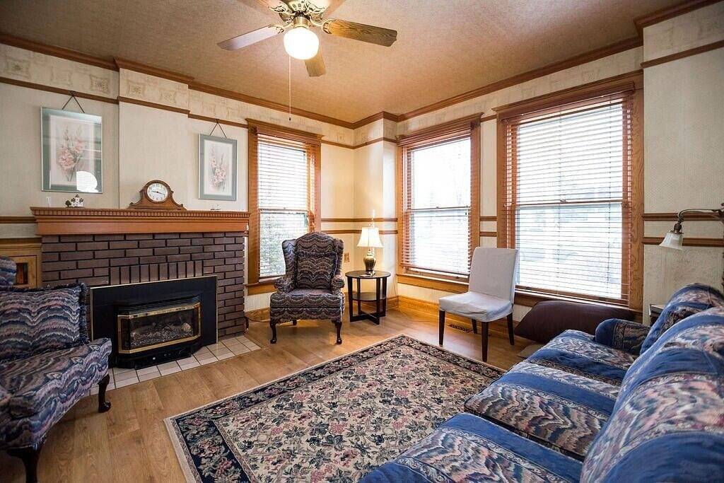 Ganze Wohnung, Viktorianischer Charme in der Altstadt Fort Collins - Restaurants, Brauereien, New West Fest! in Fort Collins, Larimer County