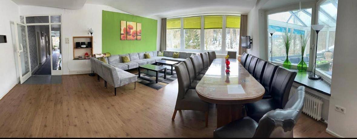 Ferienhaus für 27 Personen, mit Balkon und Terrasse sowie Garten und Sauna in Wildemann - 2