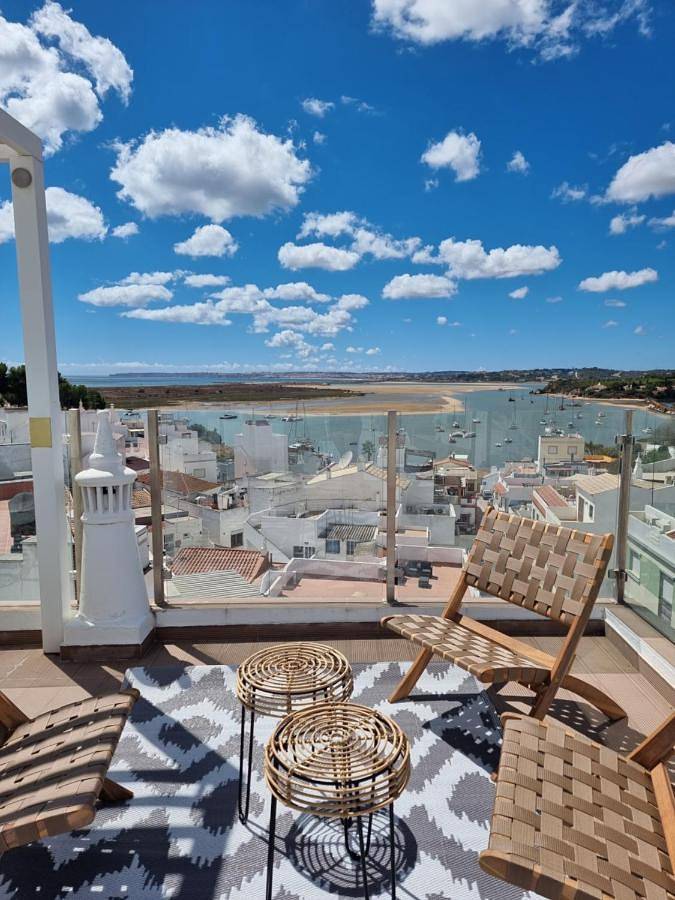 Double Room with Shared Bathroom in Alvor, Faro Distrikt