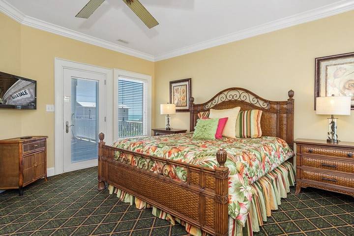 Vacation rental for 12 people, with hot tub in Emerald Isle