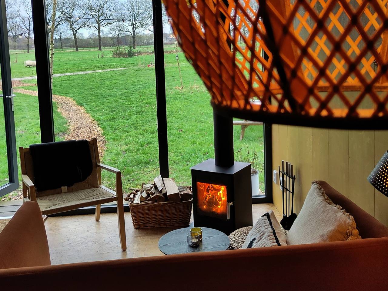 Kinderfreundliches kleines Haus für 5 Personen mit privatem Whirlpool in einem Waldgebiet in Regio Zwolle