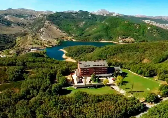 Hotel para 3 personas, con jardín y vistas - 1