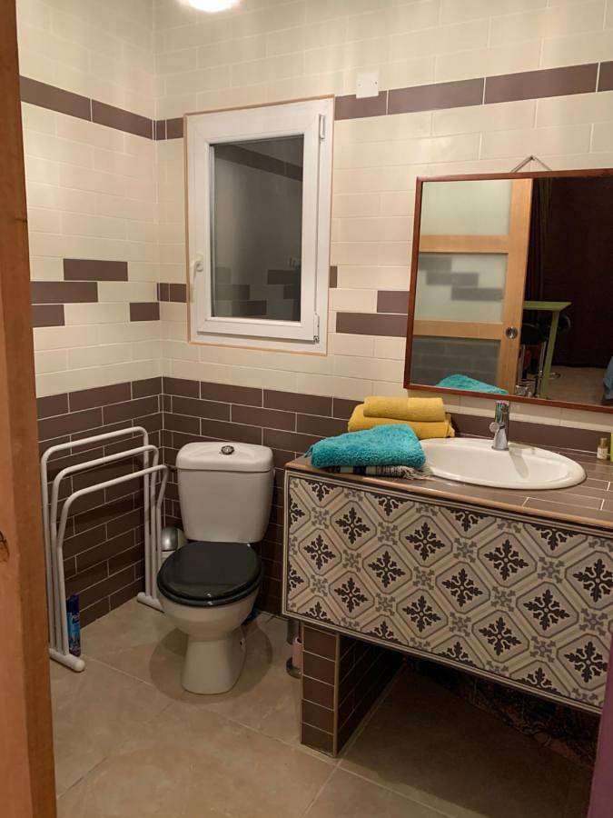 Gîte pour 2 personnes, avec vue ainsi que balcon et piscine à Saint-Martin-Lalande - 3