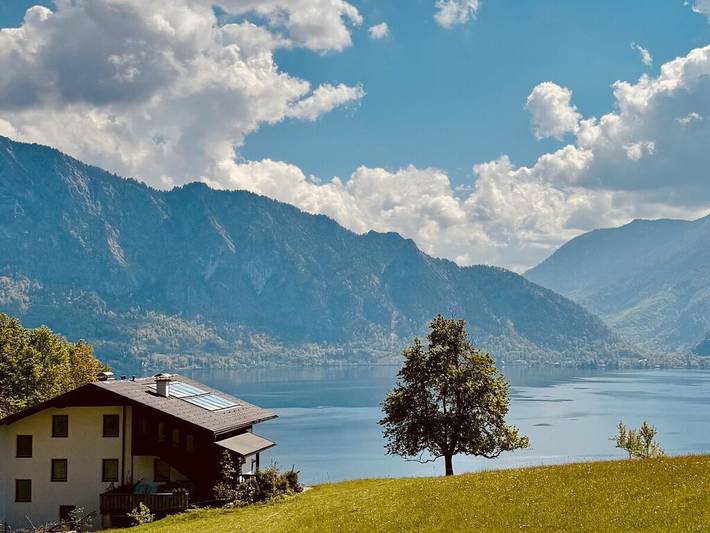 Vakantiehuis voor 4 personen, met Balkon en Tuin aan de Attersee (meer)