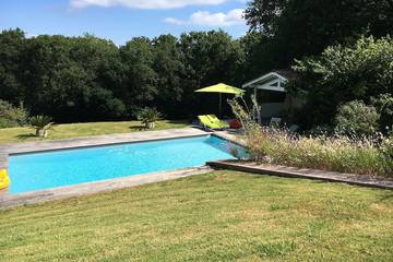 Gîte pour 10 personnes, avec jardin dans Office De Tourisme D Urrugne