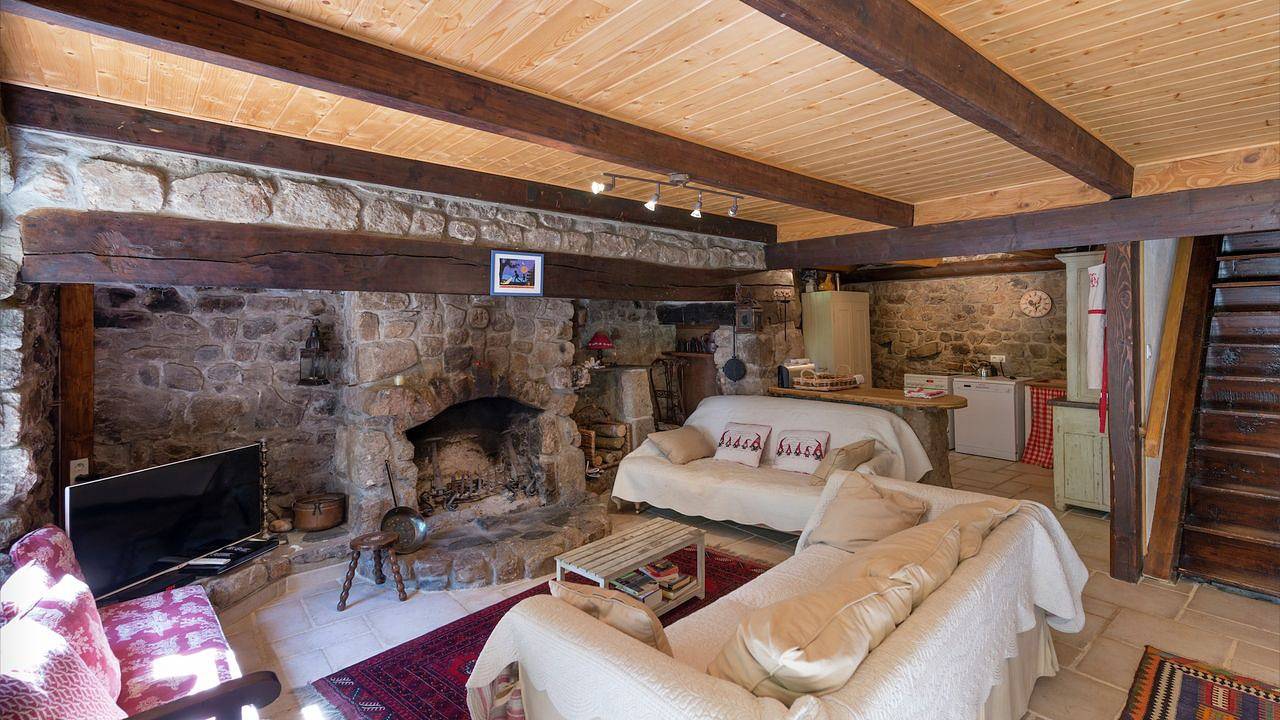 Villa pour 8 Personnes dans Saint-Pierre-sur-Doux, Région de Tournon-sur-Rhône