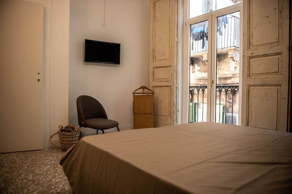 B&B U'Panare, in Taranto's historic center a structure reminiscent of home in Taranto, Gulf of Taranto