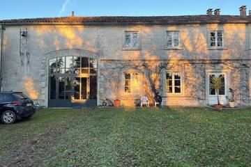Gîte pour 5 personnes, avec balcon et jardin à Juillac-le-Coq