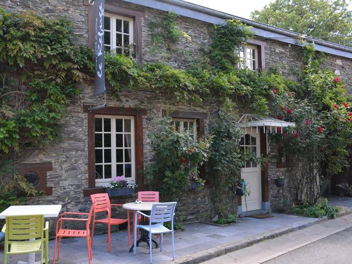 Location de vacances pour 9 personnes, avec terrasse et jardin dans Gros Fays