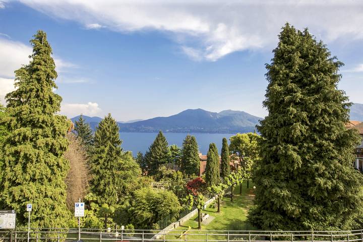 Ferienwohnung für 4 Personen, mit Balkon und Seeblick sowie Ausblick