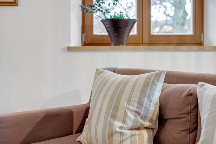 Entire apartment, Charming Apartment “Ferienwohnung Eiche” with Mountain View, Wi-Fi in Bad Tölz, Tölzer Land