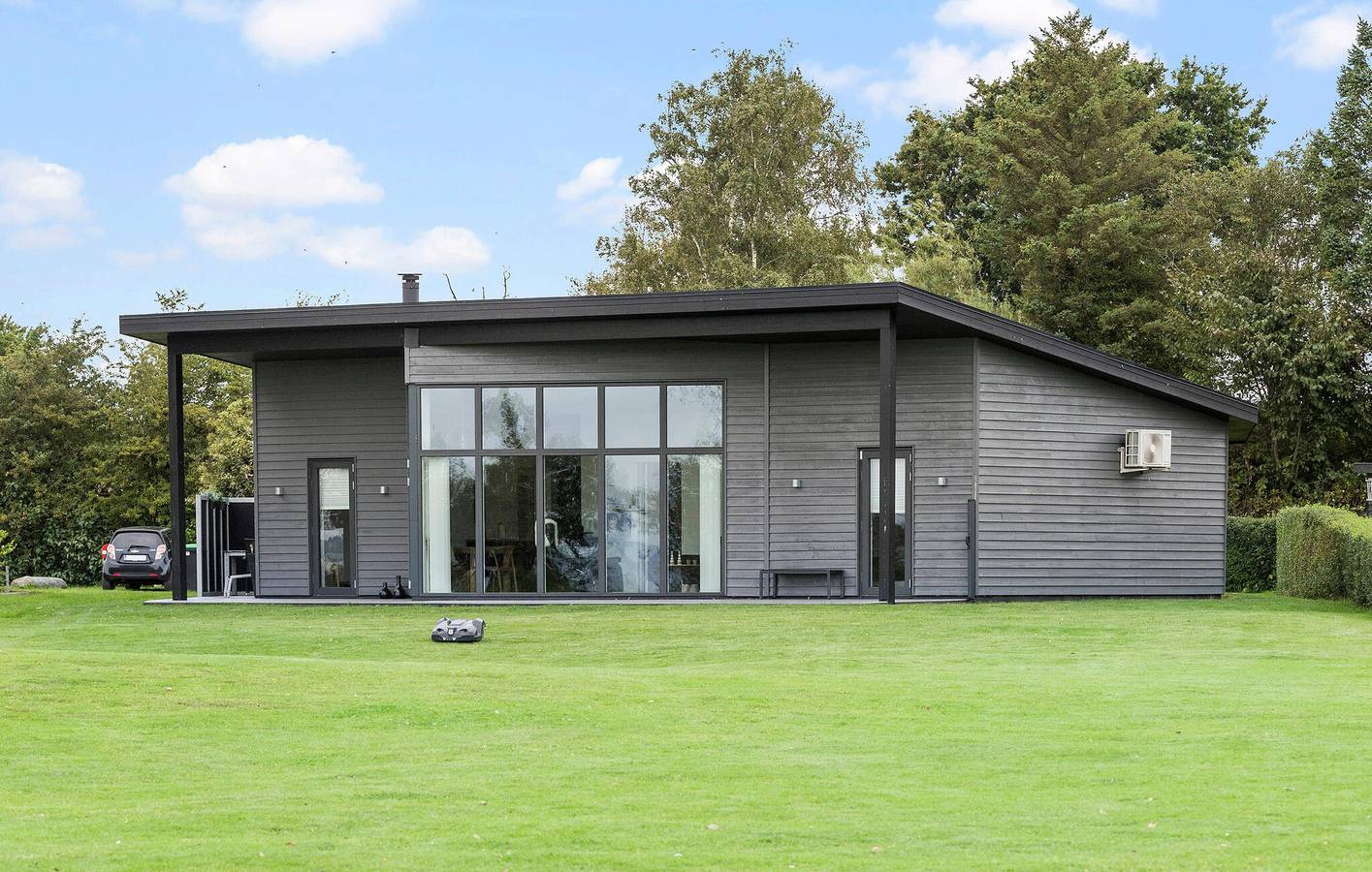 Vacation house for 6 people with yard in Årø, Haderslev