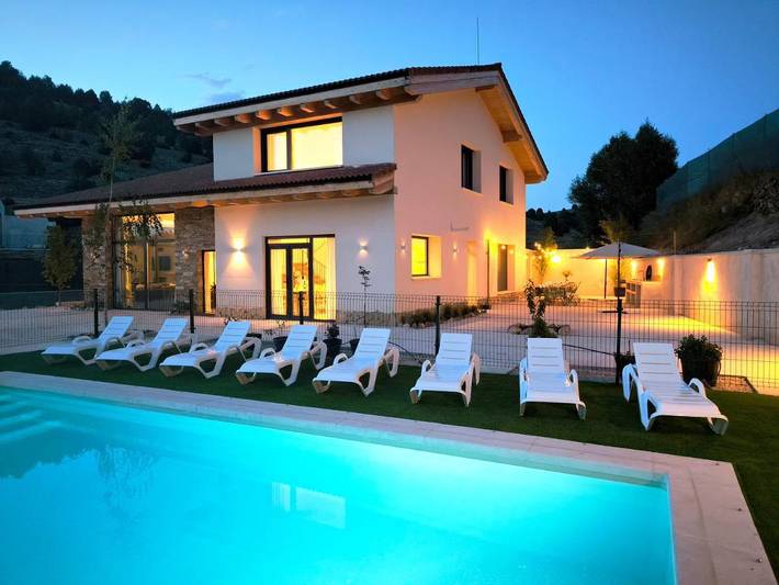 Casa de vacaciones para 20 personas, con vistas además de jardín y piscina, Se admiten mascotas - 1