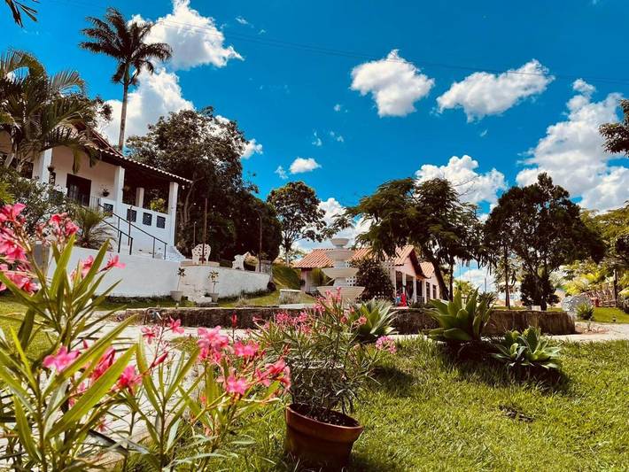 Casas e apartamentos de temporada para 6 pessoas, com piscina e vista e ainda piscina infantil and jardim em Garanhuns