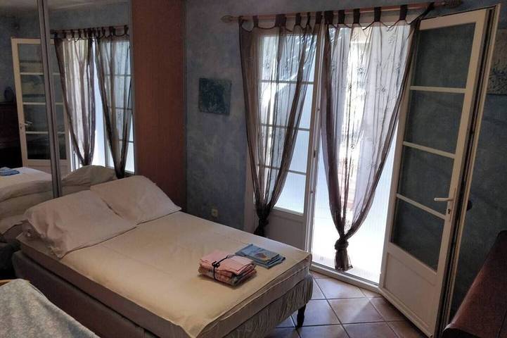 Location de vacances pour 10 personnes, avec terrasse et jardin à Châteauneuf-les-Martigues - 2