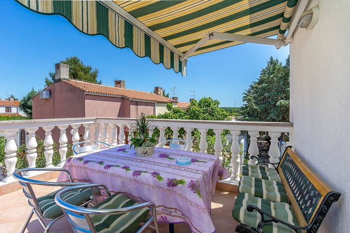 Ferienwohnung für 6 Personen, mit Balkon, kinderfreundlich in Peroj - 3