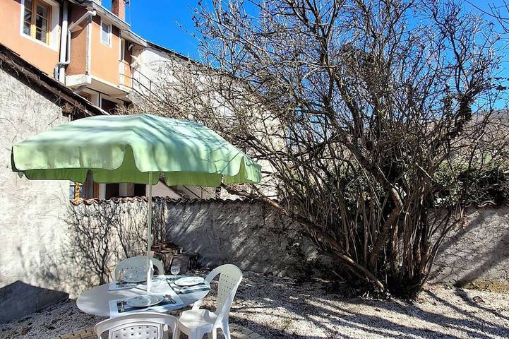 Location de vacances pour 5 personnes, avec Terrasse et Jardin à Charavines - 4
