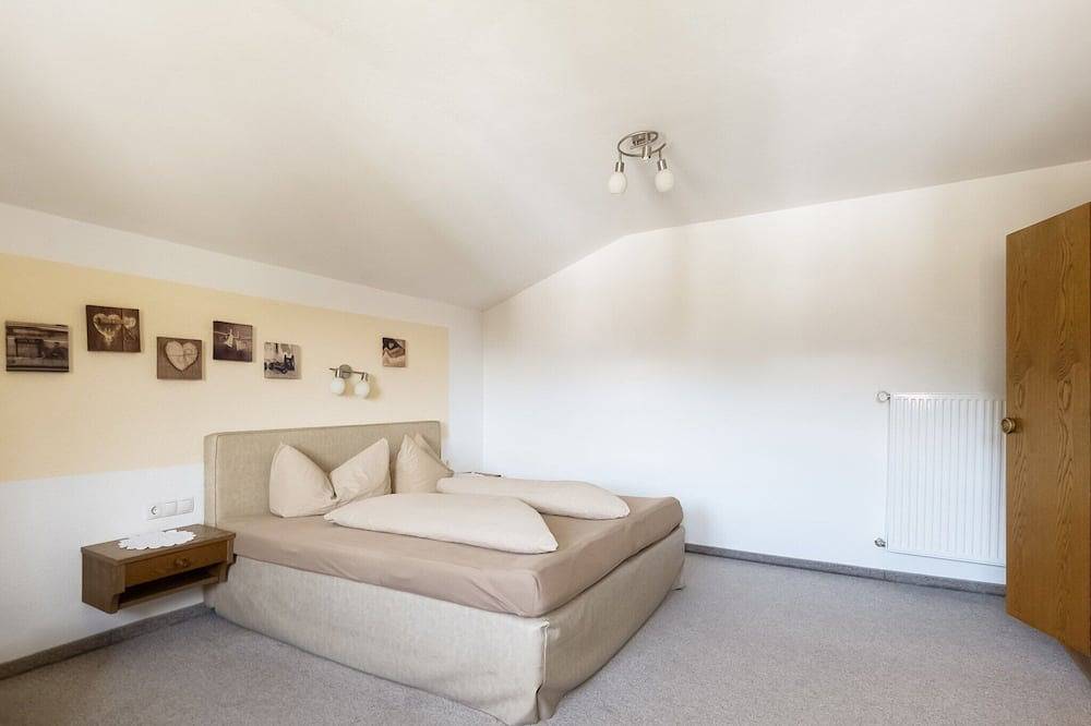 Ganze Wohnung, Wohnung in Hainzenberg nahe Skilift in Hainzenberg, Zillertaler Alpen