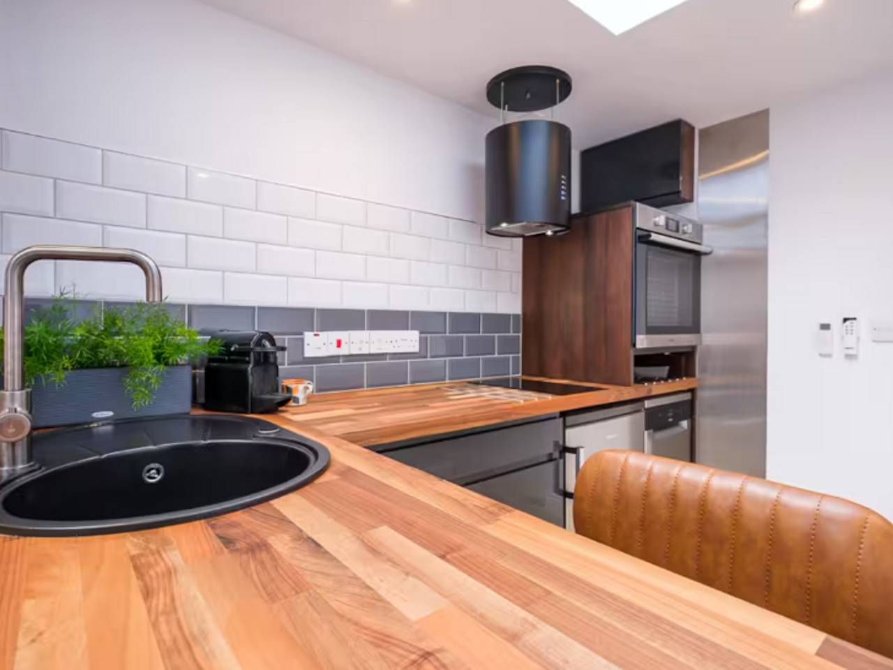 Entire apartment, Studio37 - A cosy, stylish central hideaway | Pass the Keys in Cirencester, Gloucestershire
