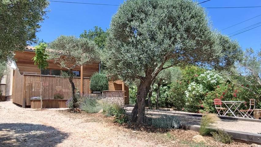 Location de vacances pour 4 personnes, avec vue et jardin à Garéoult - 3