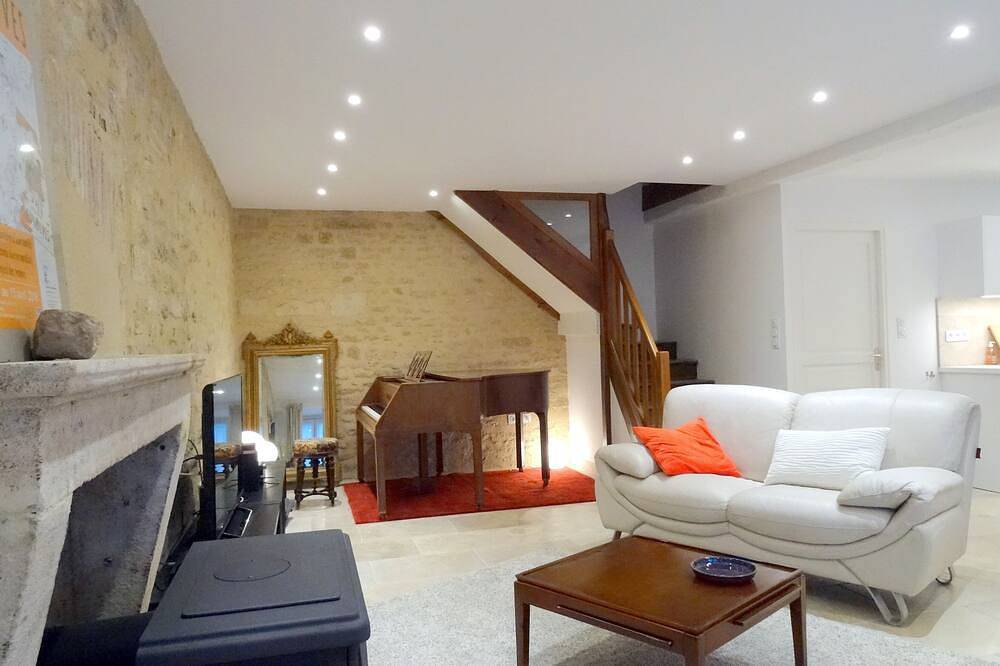 Le Piano - Nouveau gîte de charme. in Flavigny-sur-Ozerain, Région de Montbard