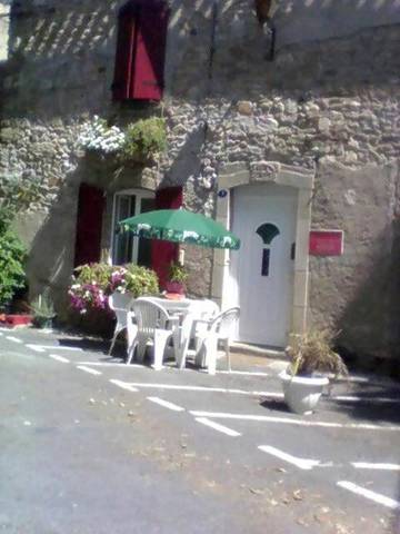 Chambre d’hôte pour 4 personnes, avec terrasse à Trausse