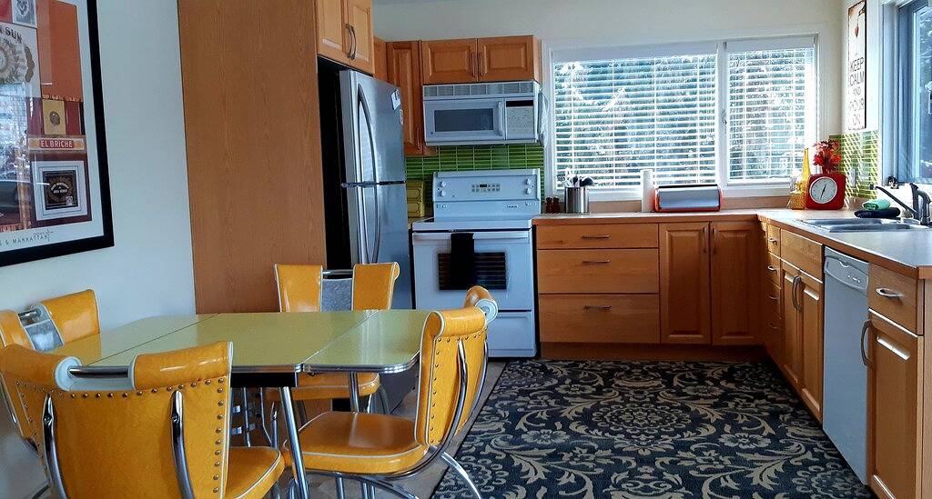 Ganze Wohnung, Loft Suite ~ Ein Rückzug über alles. in Whitewater Ski Resort