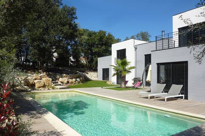 Location de vacances pour 8 personnes, avec jardin à Saint-Gély-du-Fesc