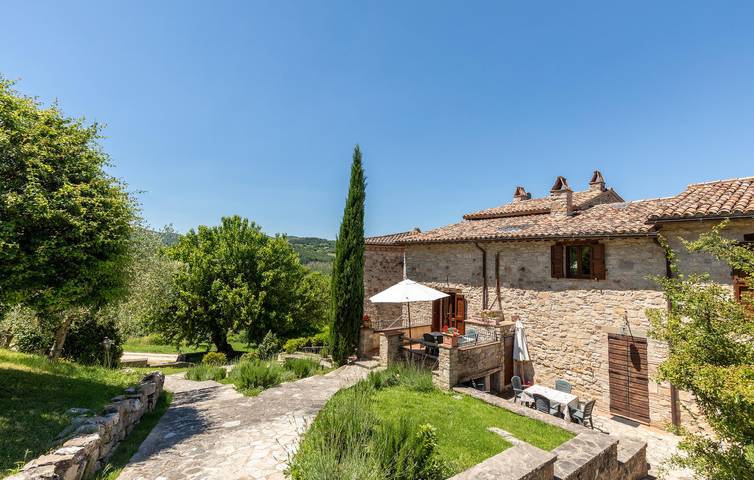 Ganze Ferienwohnung, Rückzugsort am Pool mit Parkplatz, Feuerstelle und Küche in Todi, Perugia Provinz