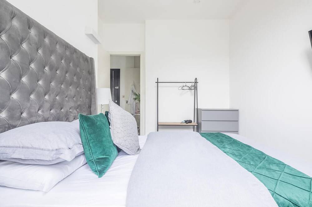 Ganze Wohnung, Entire rental unit in Linford Wood in Milton Keynes, Südostengland